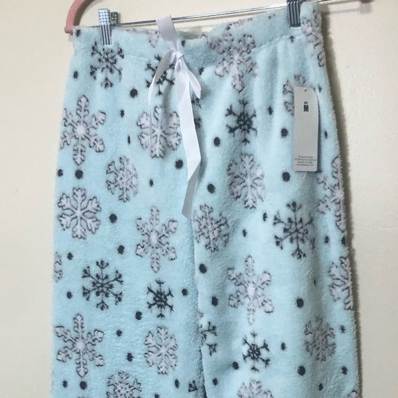 Women's Sleep and Co Fleece Pajama Pants. Blue with Snowflakes. Size Medium. NWT - Picture 2 of 6